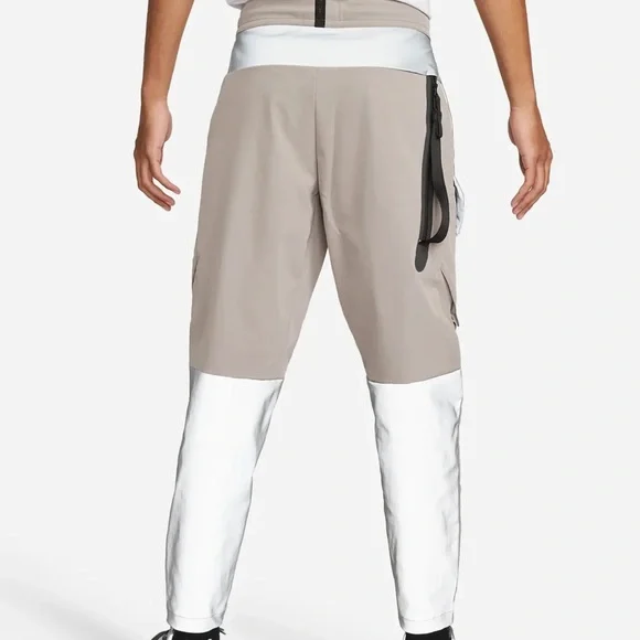 Nike Sportswear Tech Pack Mens Reflective Cargo Pants Size 34 Large DO4884-087 - Picture 2 of 15